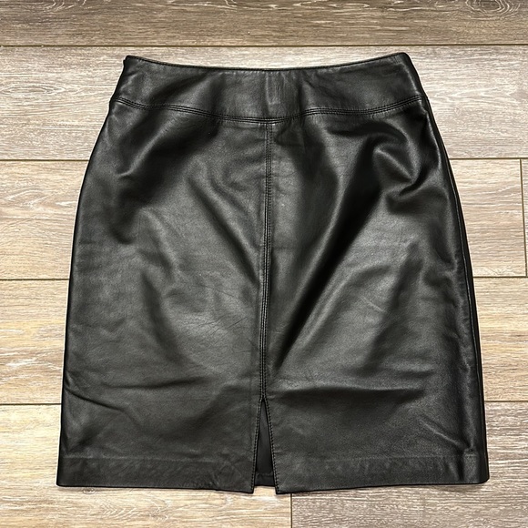 BLACK LEATHER SKIRT SIZE 8 LAMB SKIN CROFT & BARROW MIDI - Picture 5 of 8